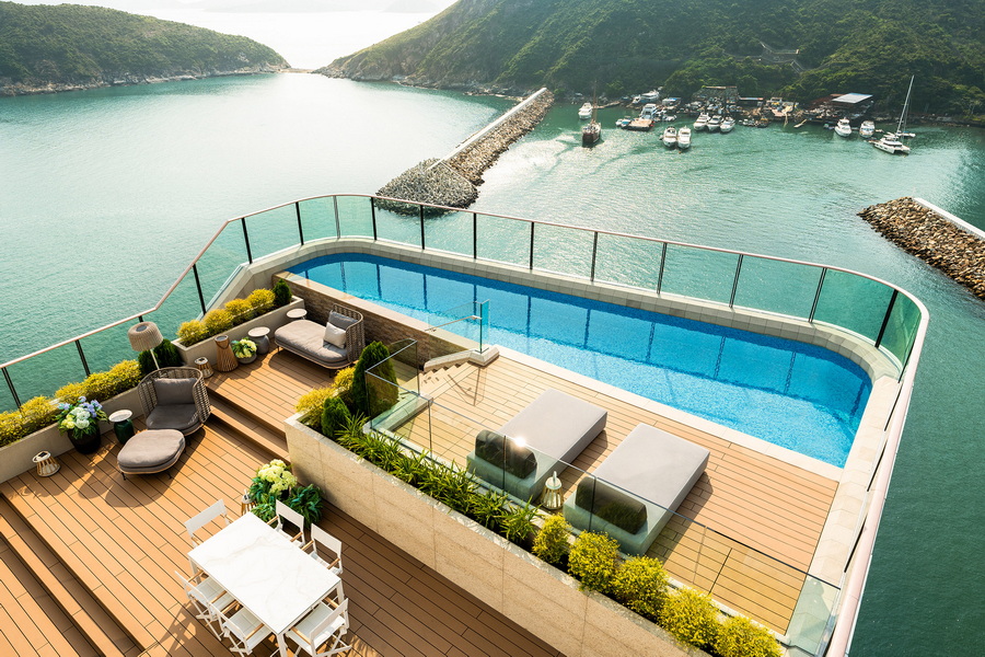 THE PENTHOUSE POOL SUITE Pool 2.jpg