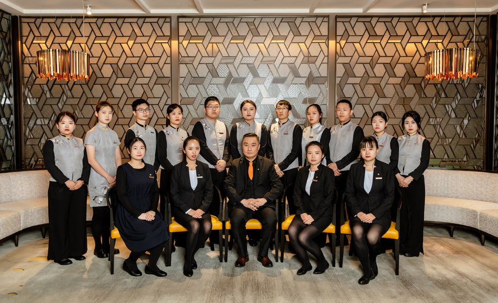 Service Team 明阁服务团队.jpg
