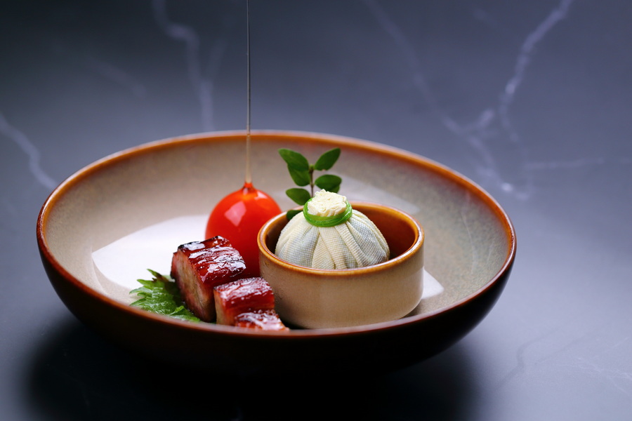 Barbecued Kurobuta pork & homemade bean curd filled with vegetable and mushroom  头盘双拼.jpg