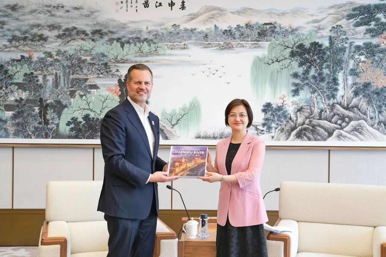 纽约市旅游局总裁兼首席执行官弗雷德·迪克森&上海市文化和旅游局党组书记钟晓敏.jpg