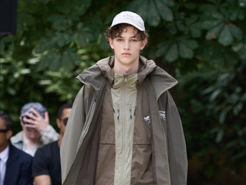 ECCO 与White Mountaineering 三度联名系列亮相巴黎时装周