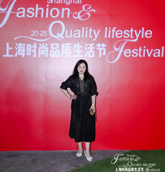 7大蕴美瓷创始人张晓璇在活动现场.jpg