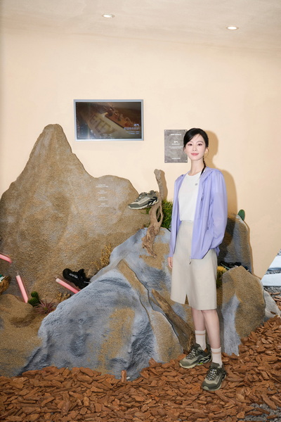 品牌代言人刘诗诗打卡可隆「咬山集」透气区.jpg