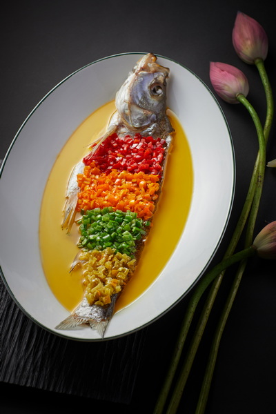 鲜椒鸡汁蒸翘嘴鱼.jpg
