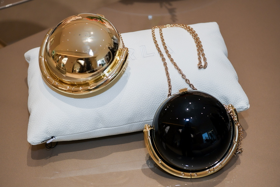 Sfera Crossbody.jpg