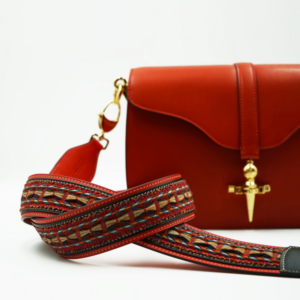 Penelope Passementerie 红色肩带 (1).jpg