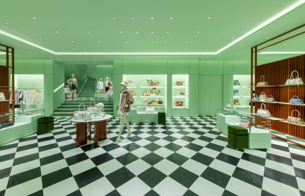 Prada 深圳湾万象城精品店开幕