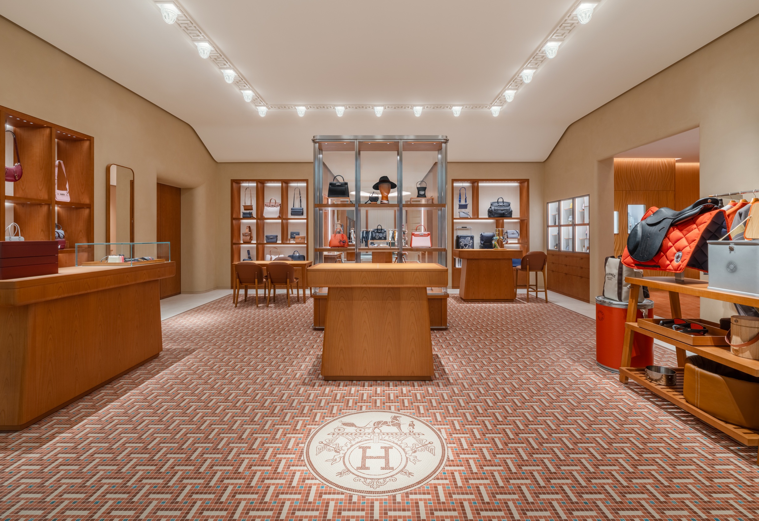 1767517410372808.jpg Changsha IFS Store - Leather©SUI Sicong.jpg