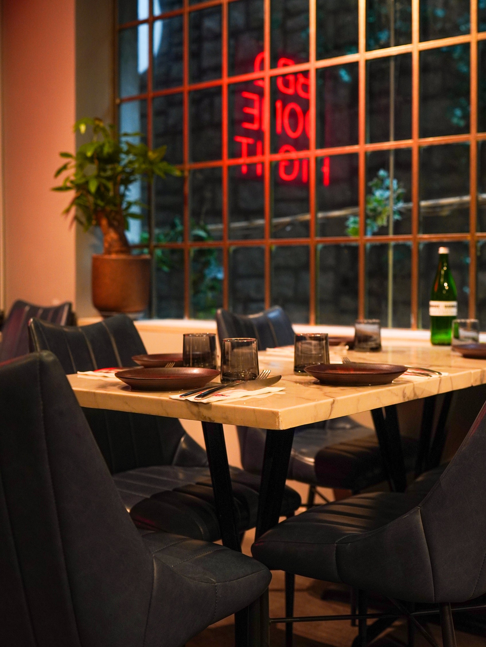 1783417735223228.jpg Interior - Red Light Table Setting w.jpg