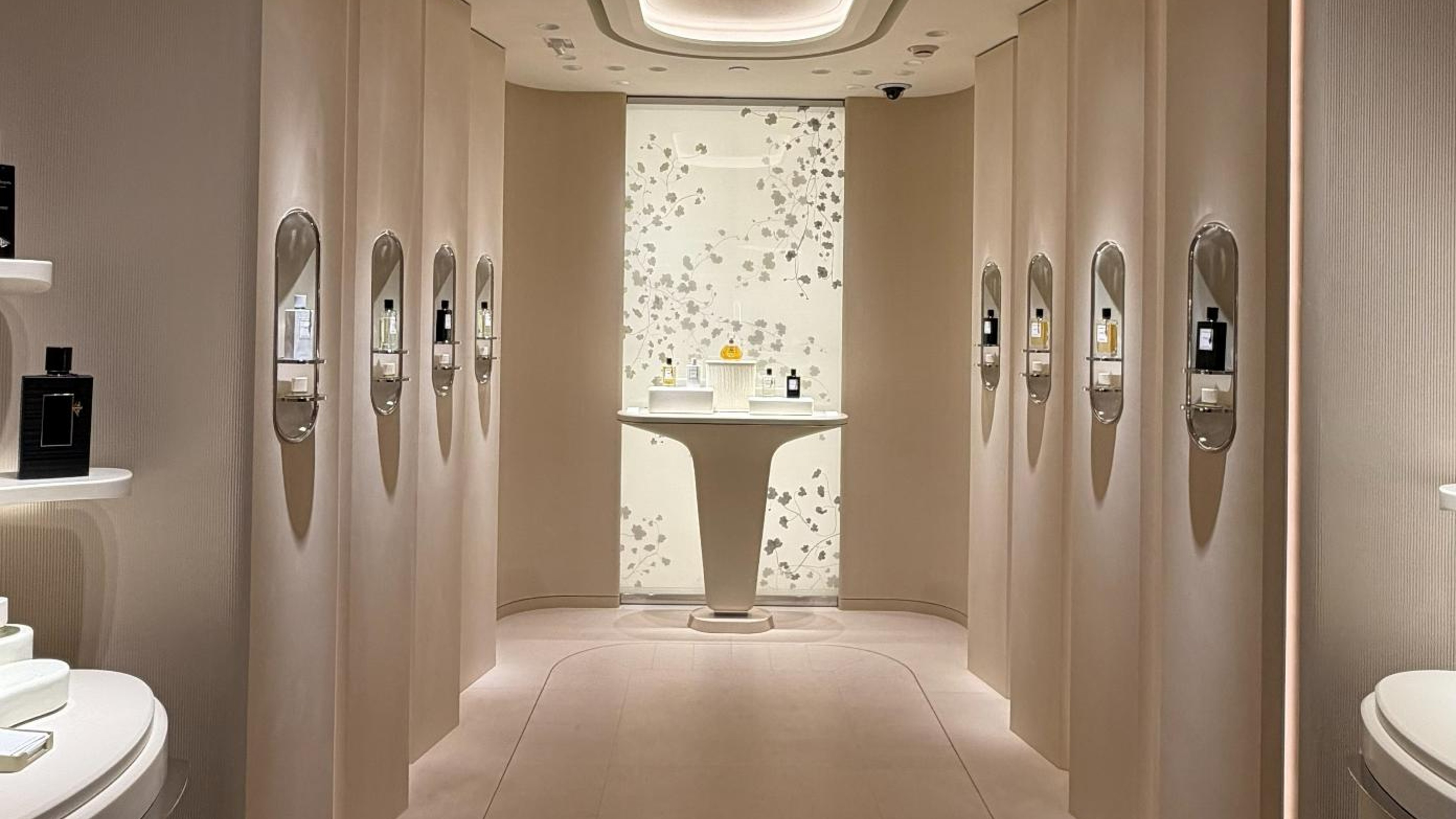 Fragrance Salon 2.jpg
