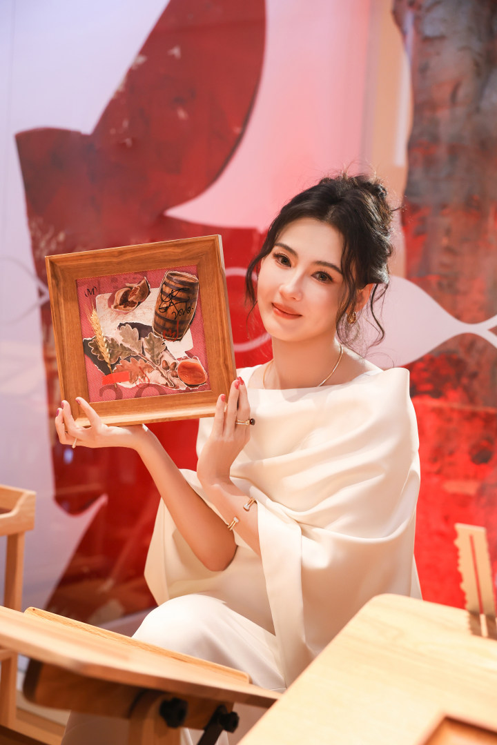 1792227814206484.jpg 张柏芝探索麦卡伦制酒匠艺与大卫·卡尔森的艺术创作 03.jpg